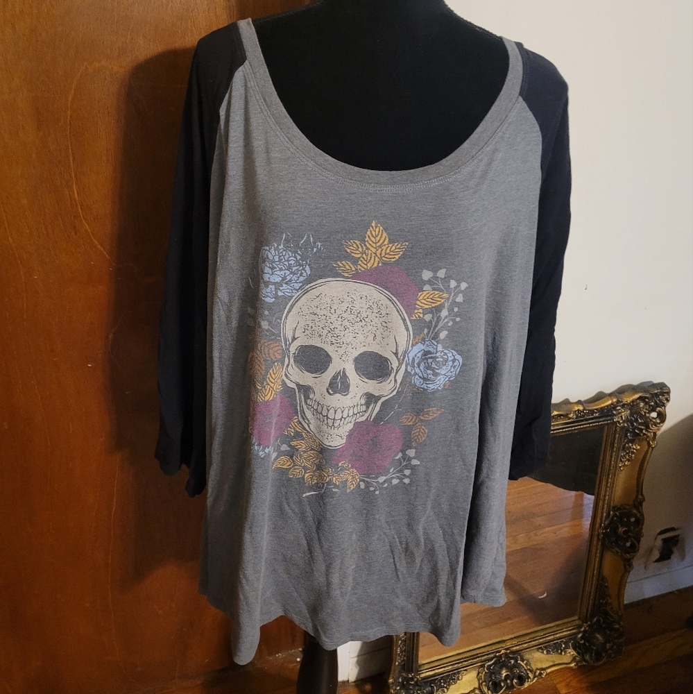 Torrid Skull top. Sz 5X